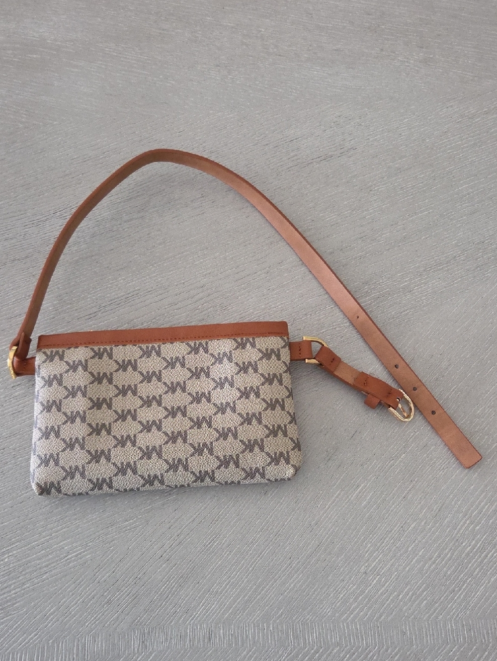 NWOT Michael Kors Tan Brown Signature Monogram Belt Wallet